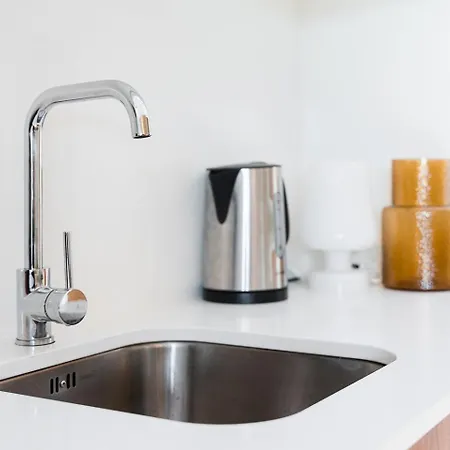 Guestready - Spacious And Modern W/ Skylight * Oporto