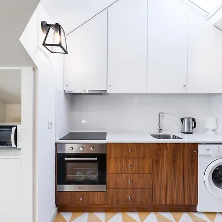 Lägenhet Guestready - Spacious And Modern W/ Skylight Oporto