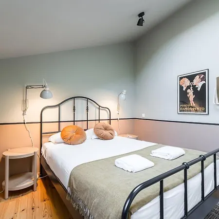 Lägenhet Guestready - Spacious And Modern W/ Skylight
