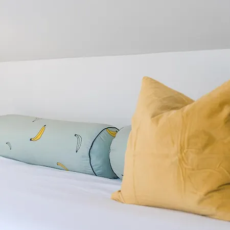 Lägenhet Guestready - Spacious And Modern W/ Skylight