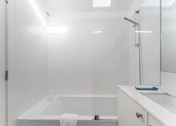 Διαμέρισμα Guestready - Spacious And Modern W/ Skylight Πόρτο