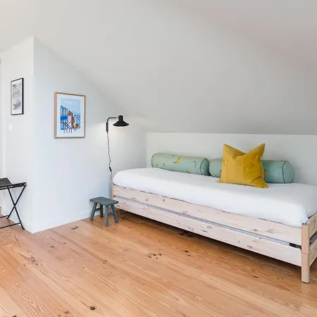 아파트 Guestready - Spacious And Modern W/ Skylight 포르투