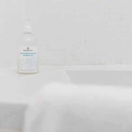 Guestready - Spacious And Modern W/ Skylight Apartament *