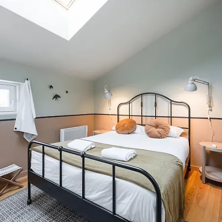 Guestready - Spacious And Modern W/ Skylight