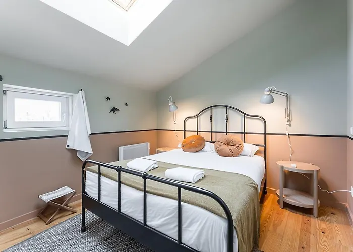 Guestready - Spacious And Modern W/ Skylight