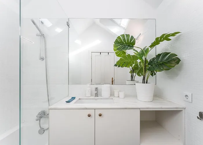 Guestready - Spacious And Modern W/ Skylight Lejlighed