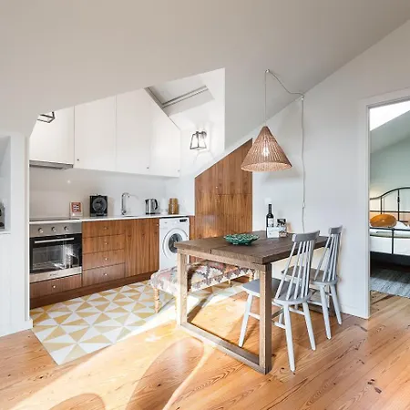 아파트 Guestready - Spacious And Modern W/ Skylight *