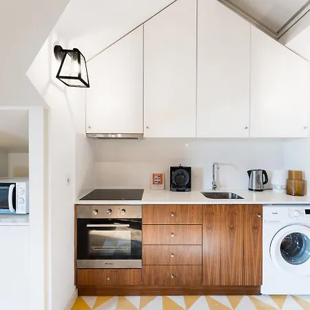 Guestready - Spacious&modern W/ Skylight