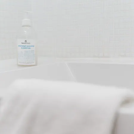 Guestready - Spacious&modern W/ Skylight